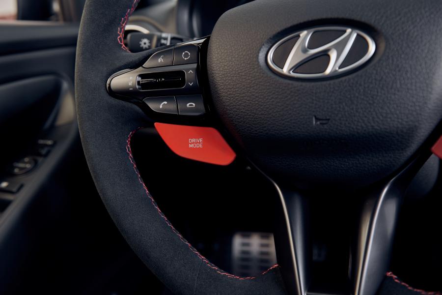 Детали интерьера Hyundai i30 N Project C (PD) 2019 года  (WW) (фото 28 из 32)